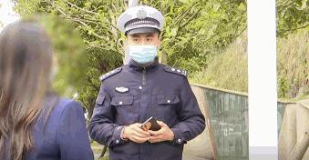 DƬ